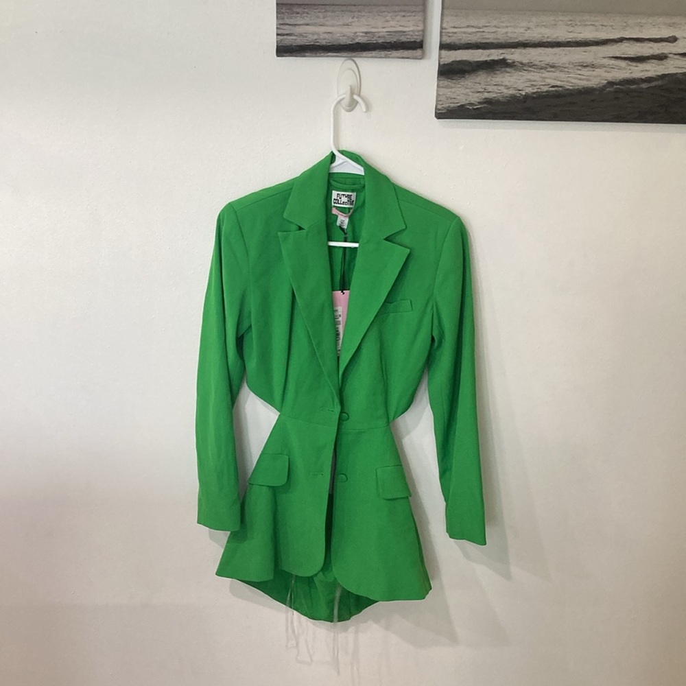 Cut out back blazer/dress - Picture 3 of 7